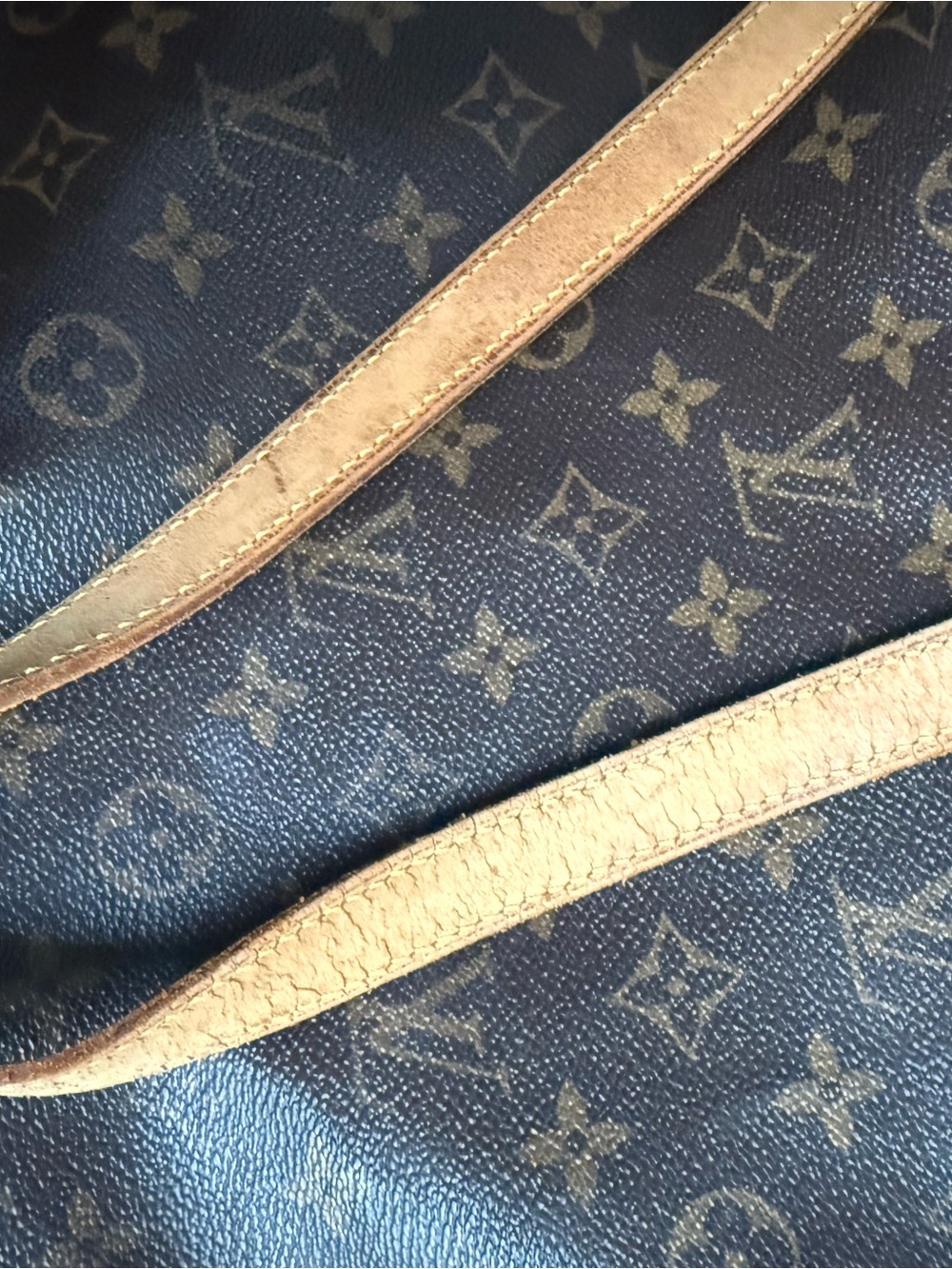Authentic Vintage Louis Vuitton Cabas Mezzo Monogram Tote - Picture 8 of 11